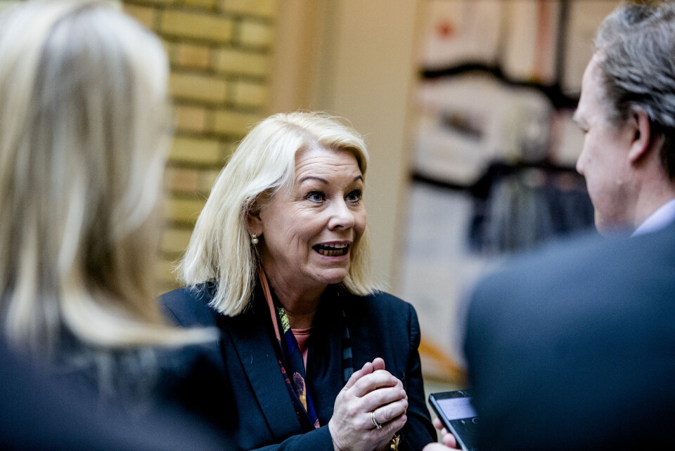 Justisminister Monica Mæland (H) oppfordrer kommunene til å legge bort lokale koronaregler. Justisminister Monica Mæland (H) oppfordrer kommunene til å legge bort lokale koronaregler.