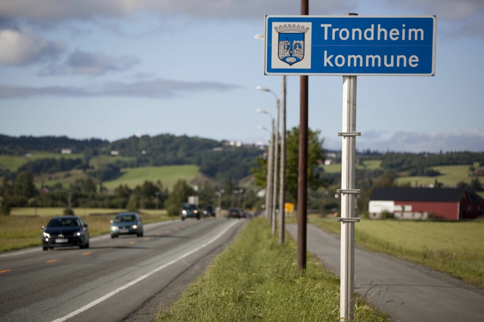 Det er nødvendig med statlig bistand, men også at kommunen selv tilpasser seg en situasjon med vesentlige endrede økonomiske rammebetingelser, sier finansdirektør Olaf Løberg i Trondheim kommune. Det er nødvendig med statlig bistand, men også at kommunen selv tilpasser seg en situasjon med vesentlige endrede økonomiske rammebetingelser, sier finansdirektør Olaf Løberg i Trondheim kommune.