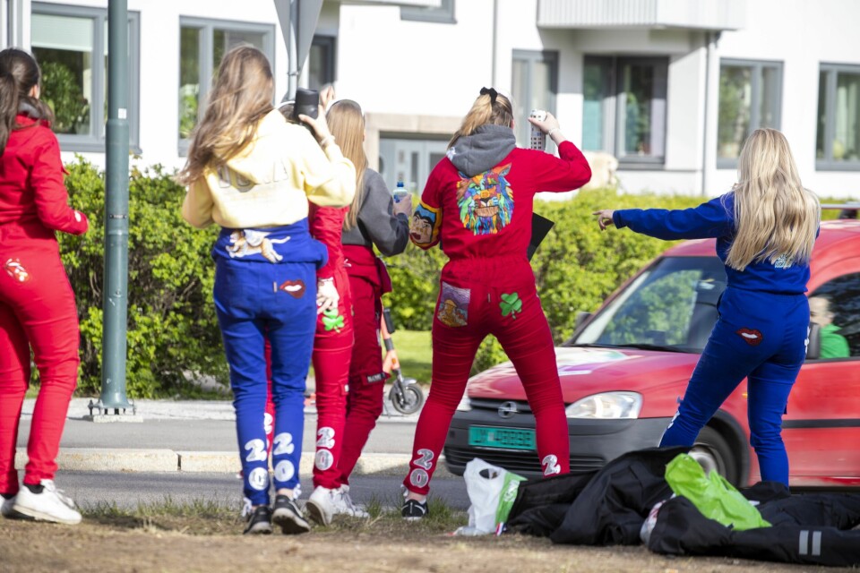 Russen i år fikk en annerledes feiring. Tall for SSB viser at stadig flere fullfører videregående skole. Russen i år fikk en annerledes feiring. Tall for SSB viser at stadig flere fullfører videregående skole.