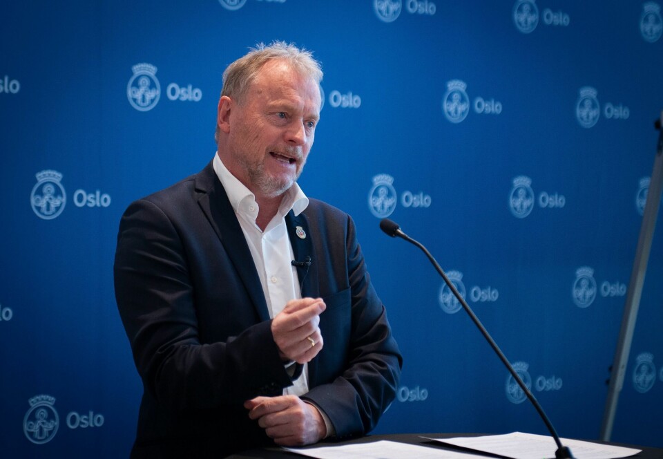 – Det reviderte budsjettet er stramt. Vi har ikke noe oljefond, vi må prioritere hardere. Alle byråder har måttet kutte på sine områder, sa byrådsleder Raymond Johansen (Ap) da han la fram et revidert Oslo-budsjett i dag, tirsdag. – Det reviderte budsjettet er stramt. Vi har ikke noe oljefond, vi må prioritere hardere. Alle byråder har måttet kutte på sine områder, sa byrådsleder Raymond Johansen (Ap) da han la fram et revidert Oslo-budsjett i dag, tirsdag.