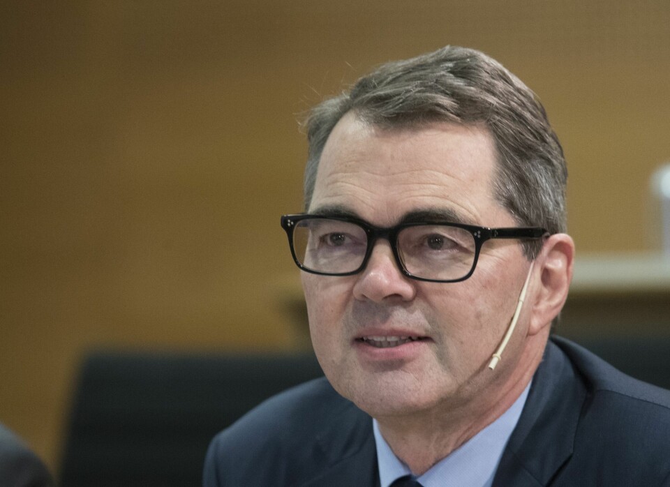 Tidligere Hydro-topp Svein Richard Brandtzæg har ledet det regjeringsoppnevnte Distriktsnæringsutvalget. Utvalget foreslår en rekke tiltak for å motvirke trenden med sterk fraflytting fra distriktene. Tidligere Hydro-topp Svein Richard Brandtzæg har ledet det regjeringsoppnevnte Distriktsnæringsutvalget. Utvalget foreslår en rekke tiltak for å motvirke trenden med sterk fraflytting fra distriktene.