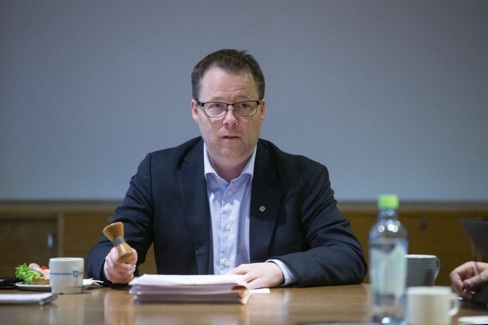 KS-leder Bjørn Arild Gram vil ha garantier om full koronakompensasjon fra Stortinget. – Men det er ikke en garanti om full kompensasjon. All usikkerhet er ikke ryddet av veien, sier KS-leder Gram. KS-leder Bjørn Arild Gram vil ha garantier om full koronakompensasjon fra Stortinget. – Men det er ikke en garanti om full kompensasjon. All usikkerhet er ikke ryddet av veien, sier KS-leder Gram.