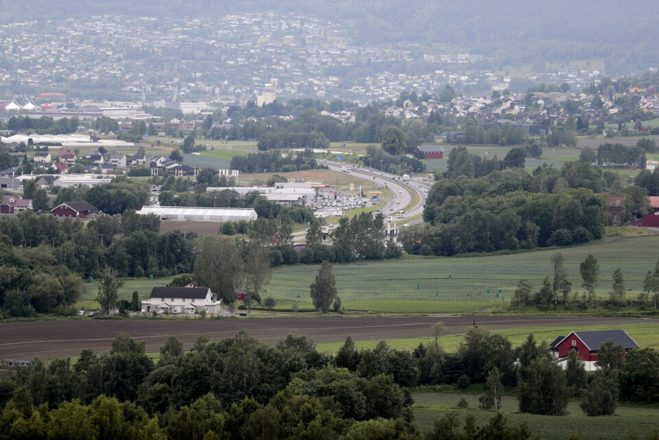 Omsetningen i boligmarkedet faller i halve Kommune-Norge. Arkivfoto: Lise Åserud / NTB scanpix Omsetningen i boligmarkedet faller i halve Kommune-Norge. Arkivfoto: Lise Åserud / NTB scanpix