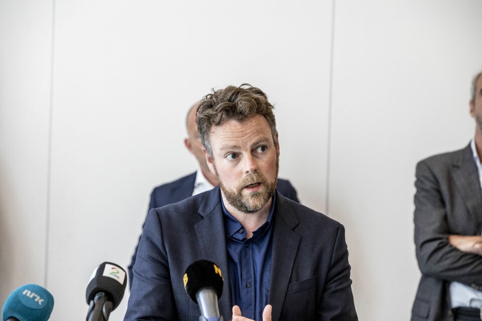 Arbeids- og sosialminister Torbjørn Røe Isaksen (H) innfører aktivitetsplikt for alle sosialhjelpsmottakere, uansett alder. Arbeids- og sosialminister Torbjørn Røe Isaksen (H) innfører aktivitetsplikt for alle sosialhjelpsmottakere, uansett alder.