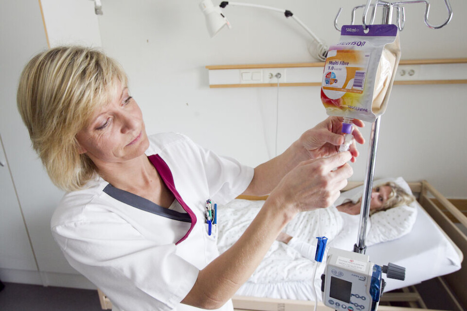 «Nok helsepersonell med riktig kompetanse», er hva flest svarer når de blir spurt om å prioritere tiltak innen helse og omsorg. Illustrasjonsfoto: Heiko Junge, NTB scanpxi «Nok helsepersonell med riktig kompetanse», er hva flest svarer når de blir spurt om å prioritere tiltak innen helse og omsorg. Illustrasjonsfoto: Heiko Junge, NTB scanpxi