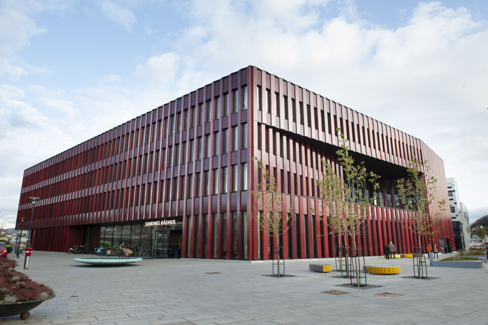 Helsetilsynet mener Sandnes kommune og Stavanger universitetssykehus må straffes etter at en pasient døde etter utskriving fra sykehuset. Helsetilsynet mener Sandnes kommune og Stavanger universitetssykehus må straffes etter at en pasient døde etter utskriving fra sykehuset.