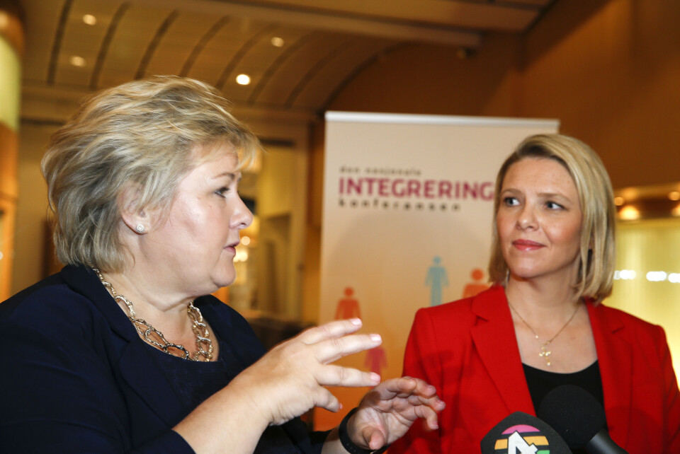 Statsminister Erna Solberg (H) er ikke enig med integreringsminister Sylvi Listhaug (Frp) om at lærere skal varsle myndighetene om flyktninger som kan være på reise i hjemlandet. Arkivfoto: Terje Pedersen / NTB scanpix Statsminister Erna Solberg (H) er ikke enig med integreringsminister Sylvi Listhaug (Frp) om at lærere skal varsle myndighetene om flyktninger som kan være på reise i hjemlandet. Arkivfoto: Terje Pedersen / NTB scanpix