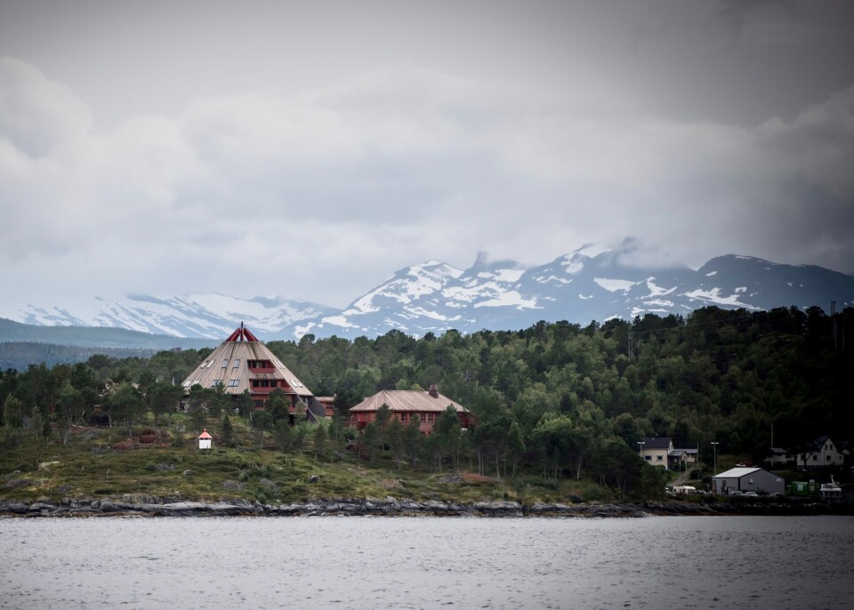 Lulesamisk senter ligger i den delen av Tysfjord som regjeringen vil legge til Hamarøy. At Hamarøy har vist stor vilje til å være å ta ansvar for lulesamisk kultur, har nok veid tungt for kommunalministeren, skriver Ole Petter Pedersen. Foto: Lisa Rypeng Lulesamisk senter ligger i den delen av Tysfjord som regjeringen vil legge til Hamarøy. At Hamarøy har vist stor vilje til å være å ta ansvar for lulesamisk kultur, har nok veid tungt for kommunalministeren, skriver Ole Petter Pedersen. Foto: Lisa Rypeng