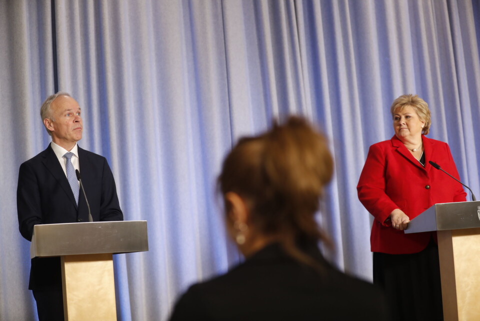 Statsminister Erna Solberg (H) og finansminister Jan Tore Sanner (H) legger fram regjeringens fjerde økonomiske krisepakke mot virkningene av koronakrisen i dag. Statsminister Erna Solberg (H) og finansminister Jan Tore Sanner (H) legger fram regjeringens fjerde økonomiske krisepakke mot virkningene av koronakrisen i dag.