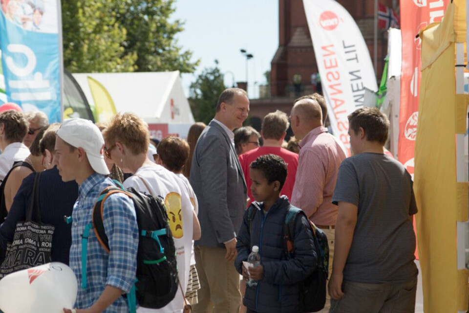 På Arendalsuka kan du treffe samferdselsminister Kjetil Solvik-Olsen (Frp) og andre statsråder på gata. Foto: Arendalsuka På Arendalsuka kan du treffe samferdselsminister Kjetil Solvik-Olsen (Frp) og andre statsråder på gata. Foto: Arendalsuka