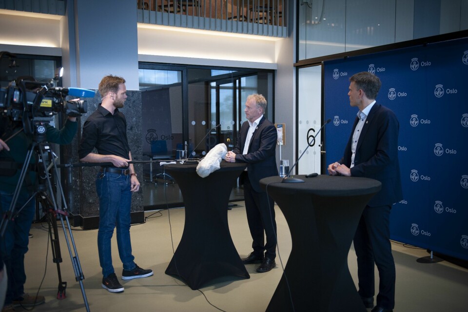 Byrådsleder Raymond Johansen (Ap) og finansbyråd Einar Wilhelmsen (MDG) la fram revidert budsjett for Oslo tirsdag ettermiddag. Byrådsleder Raymond Johansen (Ap) og finansbyråd Einar Wilhelmsen (MDG) la fram revidert budsjett for Oslo tirsdag ettermiddag.