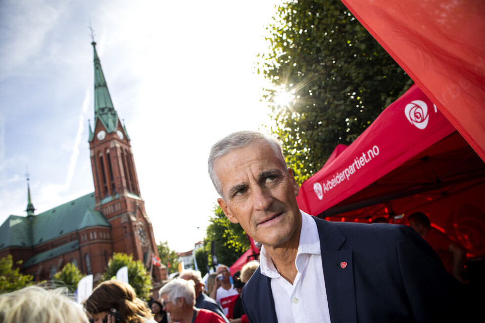 Med applaus fra partileder Jonas Gahr Støre, bryter Ap demokratiske spilleregler i spørsmålet om Finnmark og Viken, skriver Jan Inge Krossli. Foto: Tomm W. Christiansen, VG/NTB scanpix Med applaus fra partileder Jonas Gahr Støre, bryter Ap demokratiske spilleregler i spørsmålet om Finnmark og Viken, skriver Jan Inge Krossli. Foto: Tomm W. Christiansen, VG/NTB scanpix