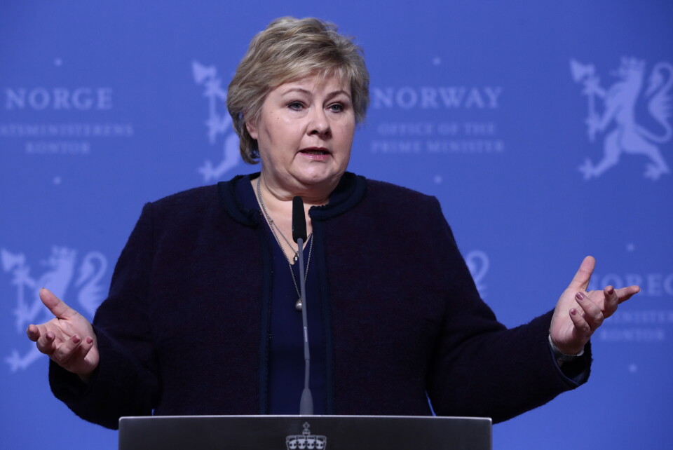 Oslo 20200312. Statsminister Erna Solberg (H) og helseminister Bent Høie (H) orienterer om nye tiltak for å bekjempe koronaviruset. Helsedirektør Bjørn Guldvog og direktør i Folkehelseinstituttet Camilla Stoltenberg er også til stede. Foto: Lise Åserud / NTB scanpix Solberg orienterer om koronaviruset Oslo 20200312. Statsminister Erna Solberg (H) og helseminister Bent Høie (H) orienterer om nye tiltak for å bekjempe koronaviruset. Helsedirektør Bjørn Guldvog og direktør i Folkehelseinstituttet Camilla Stoltenberg er også til stede. Foto: Lise Åserud / NTB scanpix
