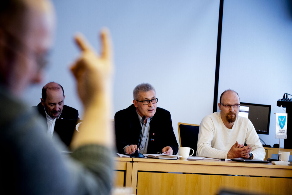 Med godt politisk lederskap er det mulig å føre reell politisk debatt i kommunestyrer og formannskap. Her fra et kommunestyremøte i Kvalsund. Med godt politisk lederskap er det mulig å føre reell politisk debatt i kommunestyrer og formannskap. Her fra et kommunestyremøte i Kvalsund.
