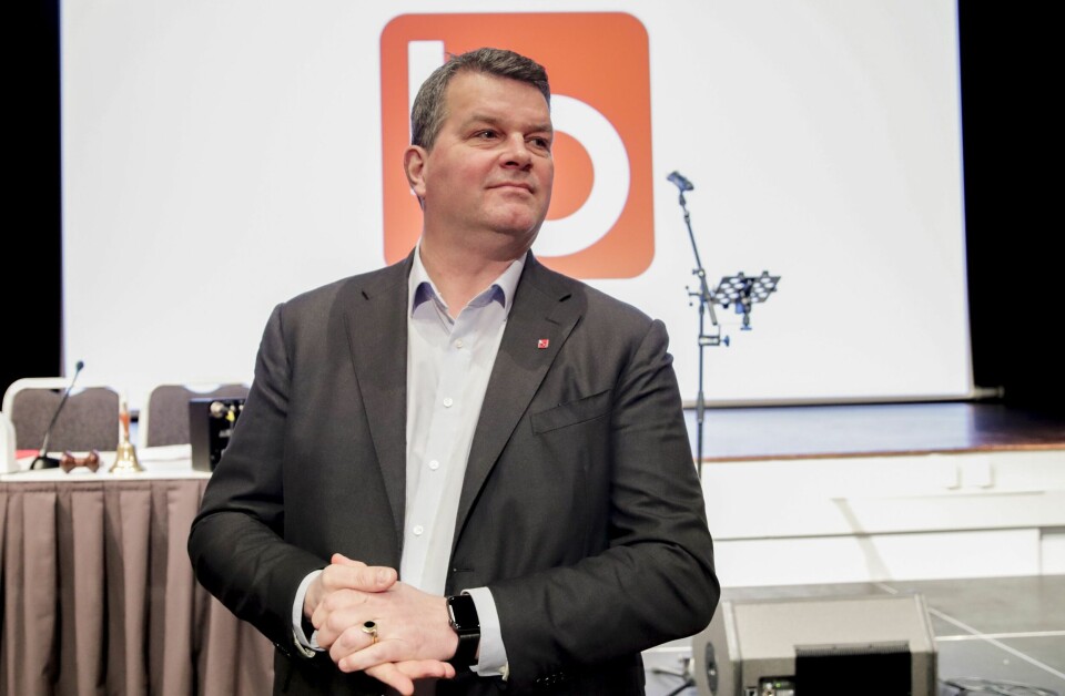 LO-leder Hans-Christian Gabrielsen støtter kommunesektorens krav om kompensasjon. LO-leder Hans-Christian Gabrielsen støtter kommunesektorens krav om kompensasjon.