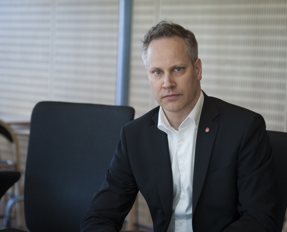 Ordfører Jon-Ivar Nygård (Ap) i Fredrikstad legger fram sakene for bystyret, ikke kommunedirektøren. Han er fornøyd med ordningen, men det er ikke opposisjonen. Ordfører Jon-Ivar Nygård (Ap) i Fredrikstad legger fram sakene for bystyret, ikke kommunedirektøren. Han er fornøyd med ordningen, men det er ikke opposisjonen.