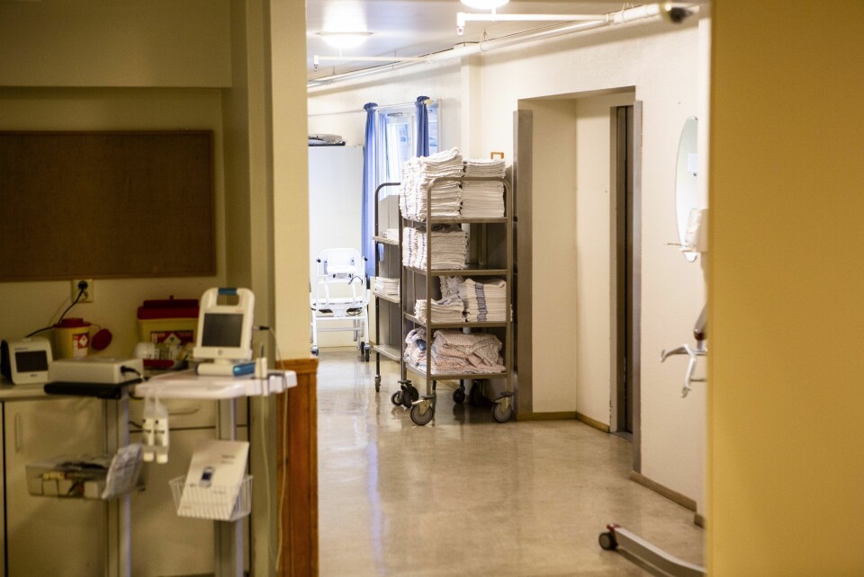 Små stillingsbrøker og mange deltidsansatte med flere arbeidsgivere øker risikoen for smitte, er konklusjonen i ny forskningsrapport. Små stillingsbrøker og mange deltidsansatte med flere arbeidsgivere øker risikoen for smitte, er konklusjonen i ny forskningsrapport.