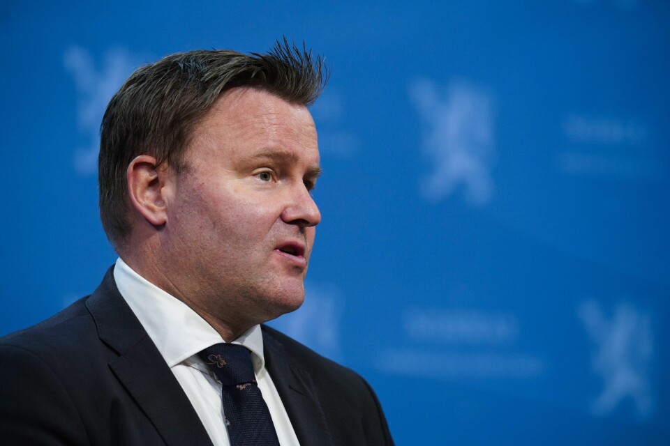 Assisterende helsedirektør Espen Nakstad opplyser at helsemyndighetene nå jobber med å endre systemet for smittesporing. Det kan komme endringer i test- og karantenerådene på grunn av smitte- og innleggelsestalene. Assisterende helsedirektør Espen Nakstad opplyser at helsemyndighetene nå jobber med å endre systemet for smittesporing. Det kan komme endringer i test- og karantenerådene på grunn av smitte- og innleggelsestalene.