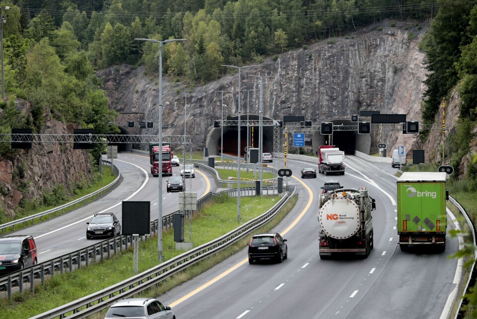 Utslippene fra veitrafikk er oppjustert med 3 prosent i 2019 etter at SSB har rettet feil i sine tall. Utslippene fra veitrafikk er oppjustert med 3 prosent i 2019 etter at SSB har rettet feil i sine tall.