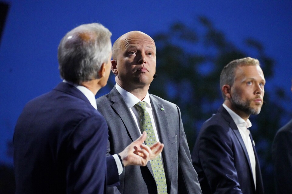 Leder i Arbeiderpartiet Jonas Gahr Støre, leder i Senterpartiet Trygve Slagsvold Vedum og leder i Sosialistisk Venstreparti Audun Lysbakken under NRKs direktesendte partilederdebatt i Arendal mandag kveld. Leder i Arbeiderpartiet Jonas Gahr Støre, leder i Senterpartiet Trygve Slagsvold Vedum og leder i Sosialistisk Venstreparti Audun Lysbakken under NRKs direktesendte partilederdebatt i Arendal mandag kveld.