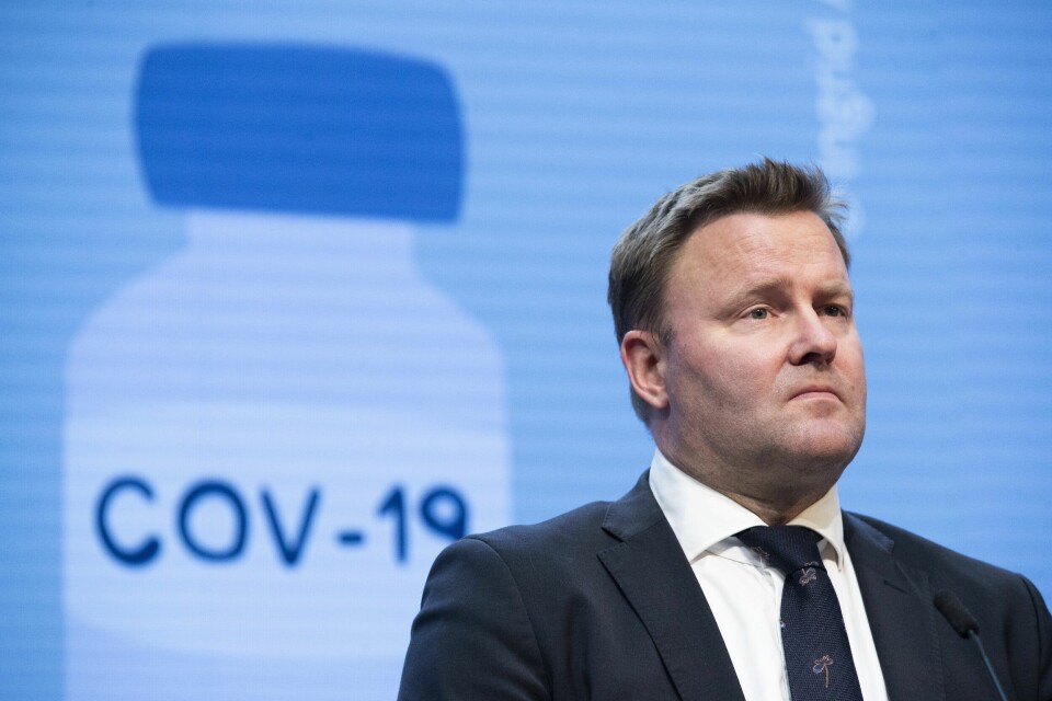 Assisterende helsedirektør Espen Rostrup Nakstad advarer om at Norge kan gå tom for hurtigtester dersom for mange skoleelever testes uten at det er smittespredning. Foto: Berit Roald / NTB Assisterende helsedirektør Espen Rostrup Nakstad advarer om at Norge kan gå tom for hurtigtester dersom for mange skoleelever testes uten at det er smittespredning. Foto: Berit Roald / NTB