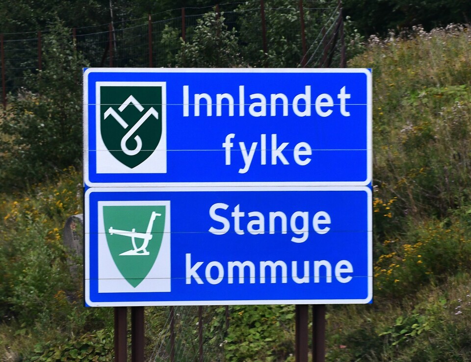 Fylkesgrensen mellom Viken og Innlandet, tidligere mellom Akershus og Hedmark, like nord for Minnesund. Fylkesgrensen mellom Viken og Innlandet, tidligere mellom Akershus og Hedmark, like nord for Minnesund.