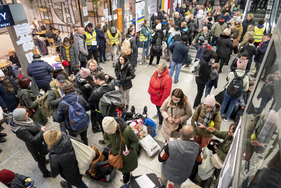 Kollektiv beskyttelse av flyktningene fra Ukraina sparer forvaltningen for enorme ressurser, skriver Sissel Aarak. Bildet viser flyktninger på togstasjonen i Krakow i Polen. Kollektiv beskyttelse av flyktningene fra Ukraina sparer forvaltningen for enorme ressurser, skriver Sissel Aarak. Bildet viser flyktninger på togstasjonen i Krakow i Polen.