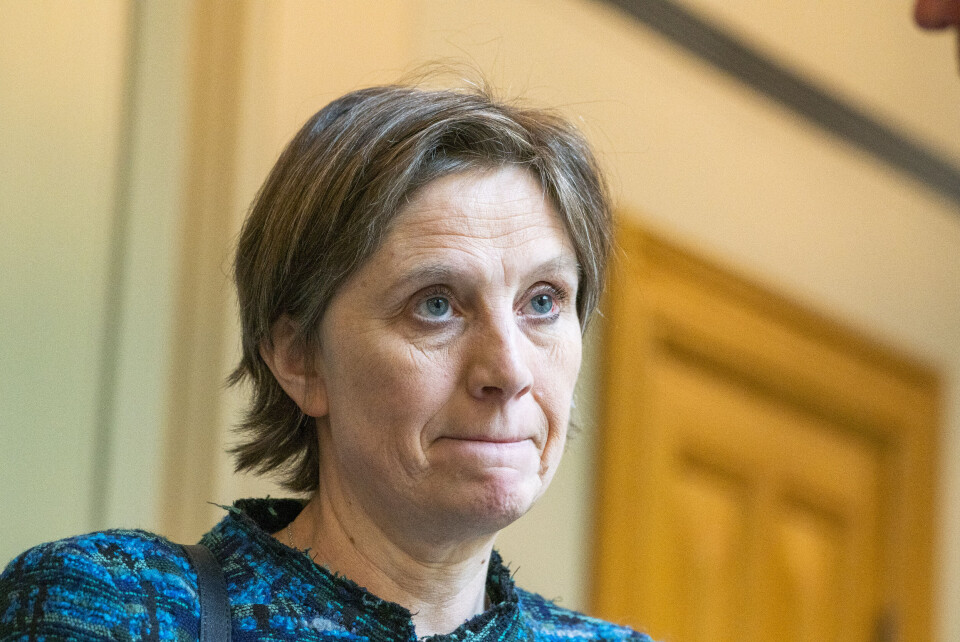 Barne- og familieminister Kjersti Toppe (Sp) blir av Kirkens Bymisjon utfordret til å halvere antall barn som lever i fattigdom innen neste valg. Barne- og familieminister Kjersti Toppe (Sp) blir av Kirkens Bymisjon utfordret til å halvere antall barn som lever i fattigdom innen neste valg.