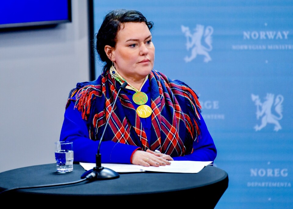 Sametingspresident Silje Karine Muotka har mottatt både hets og trusler etter demonstrasjonene mot vindturbinene på Fosen. Sametingspresident Silje Karine Muotka har mottatt både hets og trusler etter demonstrasjonene mot vindturbinene på Fosen.