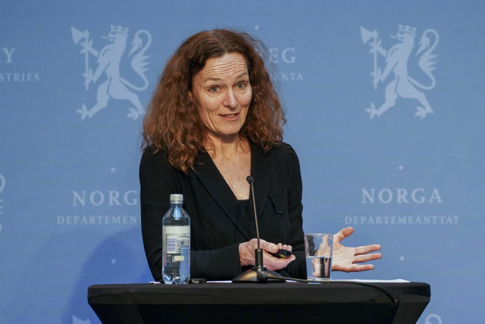 Direktør i Folkehelseinstituttet, Camilla Stoltenberg, mente forslaget fra Helsedirektoratet verken var realistisk eller ønskelig. Direktør i Folkehelseinstituttet, Camilla Stoltenberg, mente forslaget fra Helsedirektoratet verken var realistisk eller ønskelig.