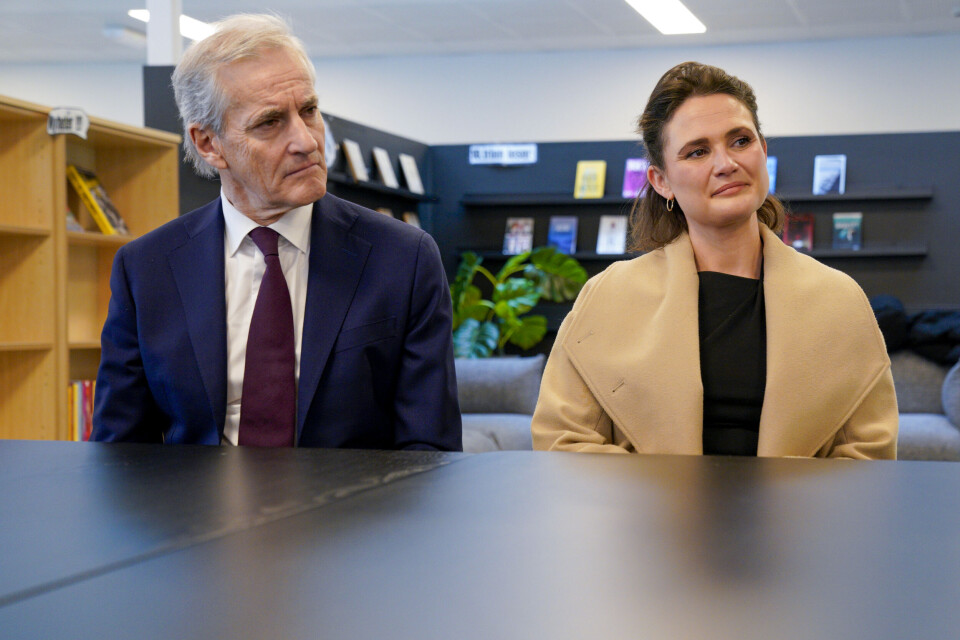 Kunnskapsminister Kari Nessa Nordtun sier de skal stanse den ukritiske digitaliseringen sammen med kommuner, fylkeskommuner, skoleelever og lærere. Her er hun på besøk på Rennesøy ungdomsskole i Stavanger sammen med statsminister Jonas Gahr Støre tidligere i januar. Kunnskapsminister Kari Nessa Nordtun sier de skal stanse den ukritiske digitaliseringen sammen med kommuner, fylkeskommuner, skoleelever og lærere. Her er hun på besøk på Rennesøy ungdomsskole i Stavanger sammen med statsminister Jonas Gahr Støre tidligere i januar.