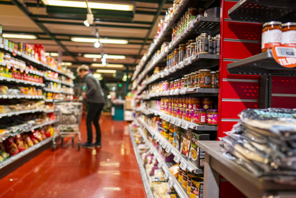 Kommunar i Telemark har innkjøpsreglement som legg til rette for at lokale leverandørar kan delta i utlyste konkurransar. Eit grep for å få til det, er å skilje mellom daglegvaregrossistar og lokale daglegvarebutikkar, ifølgje Distriktssenteret. Kommunar i Telemark har innkjøpsreglement som legg til rette for at lokale leverandørar kan delta i utlyste konkurransar. Eit grep for å få til det, er å skilje mellom daglegvaregrossistar og lokale daglegvarebutikkar, ifølgje Distriktssenteret.