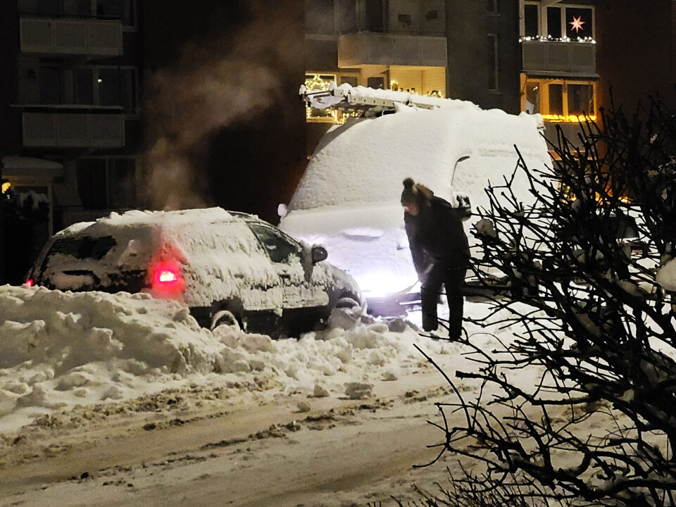 Snørik vinter førte til mer brøyting enn budsjettert med i Oslo. Kommunen brukte 156 millioner kroner på å holde veiene frie for snø og is i vinter. Det endte med en budsjettsprekk på 70 millioner kroner. Snørik vinter førte til mer brøyting enn budsjettert med i Oslo. Kommunen brukte 156 millioner kroner på å holde veiene frie for snø og is i vinter. Det endte med en budsjettsprekk på 70 millioner kroner.