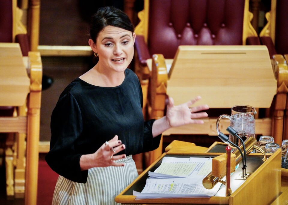 Kunnskapsminister Kari Nessa Nordtun under muntlig spørretime i Stortinget, er hun avviste forslaget om å kutte ut avsluttende eksamen i ungdomsskolen. Kunnskapsminister Kari Nessa Nordtun under muntlig spørretime i Stortinget, er hun avviste forslaget om å kutte ut avsluttende eksamen i ungdomsskolen.