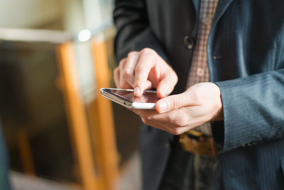 Kommunene ligger foran både stat og fylkeskommune i å veilede folk med svak digital kompetanse. Kommunene ligger foran både stat og fylkeskommune i å veilede folk med svak digital kompetanse.