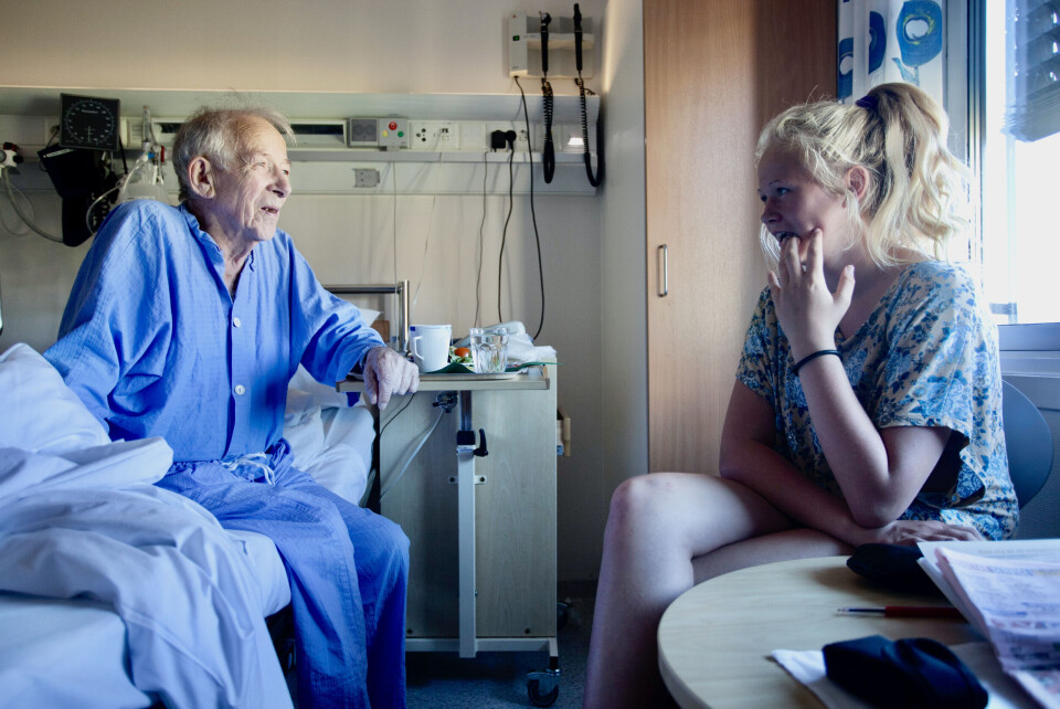 I dag finnes det ingen bøter eller annen straff for sykehuset ved reinnleggelser. Tvert imot kan de takste for de samme pasientene og diagnosene to ganger, og tjene dobbelt på reinnleggelsene, skriver Martin Lerstang Mikkelsen. I dag finnes det ingen bøter eller annen straff for sykehuset ved reinnleggelser. Tvert imot kan de takste for de samme pasientene og diagnosene to ganger, og tjene dobbelt på reinnleggelsene, skriver Martin Lerstang Mikkelsen.