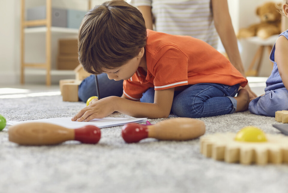 Barne- og familiedepartementet har vurdert at fosterforeldre har klagerett på fosterhjemsavtalen. Barne- og familiedepartementet har vurdert at fosterforeldre har klagerett på fosterhjemsavtalen.