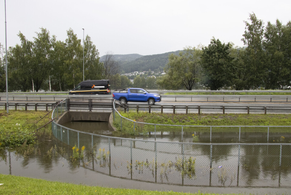 Det kan ta en stund før det blir mulig å bevege seg under denne undergangen på E134 i Mjøndalen. Det kan ta en stund før det blir mulig å bevege seg under denne undergangen på E134 i Mjøndalen.