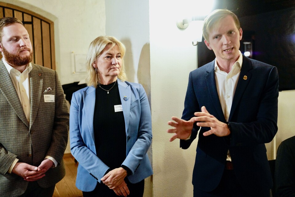 Det var stinn brakke i kjellerstua på Stortinget, der strømopprørerne fra Sør- og Sørvestlandet samlet seg før de skulle møte olje- og energiministeren. Marius Rovheim Aarvold (f.v), Sissel Knutsen Hegdal og Mathias Bernander stilte krav om lavere strømpriser og prisutjevning med resten av landet. Det var stinn brakke i kjellerstua på Stortinget, der strømopprørerne fra Sør- og Sørvestlandet samlet seg før de skulle møte olje- og energiministeren. Marius Rovheim Aarvold (f.v), Sissel Knutsen Hegdal og Mathias Bernander stilte krav om lavere strømpriser og prisutjevning med resten av landet.