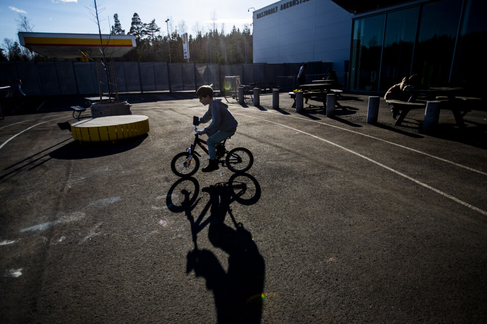 Kommuner mener de ikke trenger mer enn én måned på å få flyktningbarn inn i skolen. Her fra nasjonalt mottakssenter i Råde. Kommuner mener de ikke trenger mer enn én måned på å få flyktningbarn inn i skolen. Her fra nasjonalt mottakssenter i Råde.