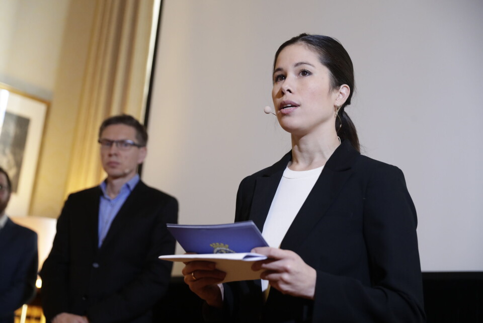 Byråd for miljø og samferdsel Lan Marie Berg og direktør for Energigjenvinningsetaten, Hans Petter Karlsen, under en pressekonferanse om undersøkelse av Energigjenvinningsetaten i Oslo kommuneFoto: Berit Roald / NTB scanpix Byråd for miljø og samferdsel Lan Marie Berg og direktør for Energigjenvinningsetaten, Hans Petter Karlsen, under en pressekonferanse om undersøkelse av Energigjenvinningsetaten i Oslo kommuneFoto: Berit Roald / NTB scanpix