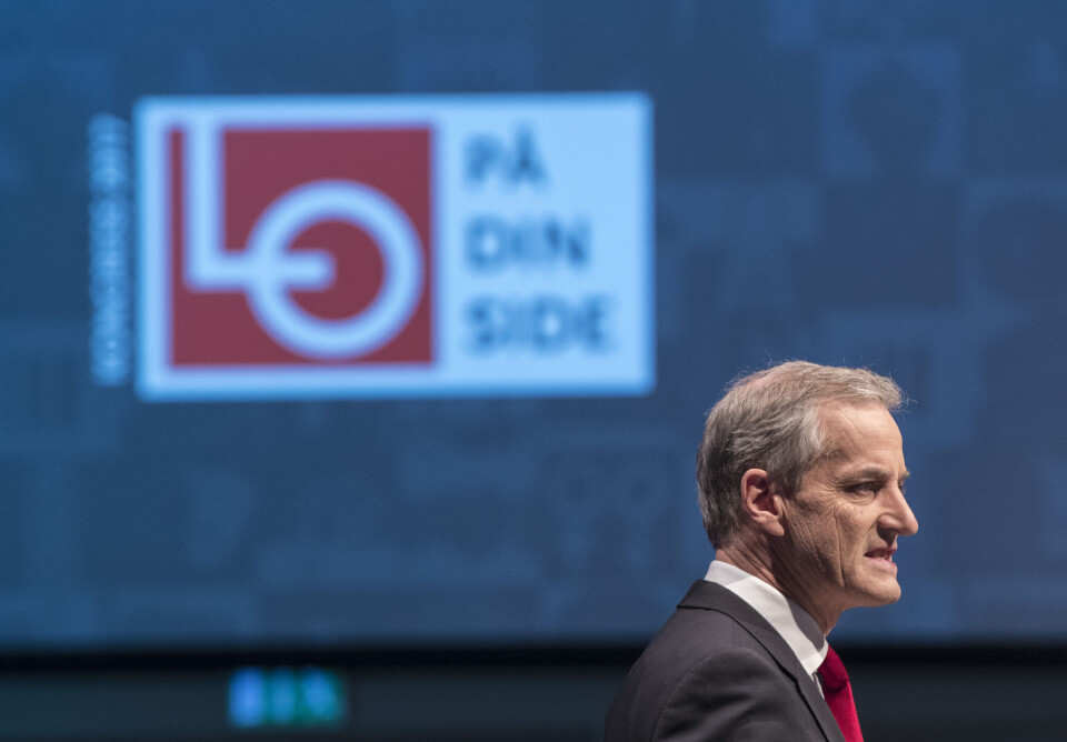 «Vi har behov for å styrke oss i distriktene og i de mindre byene. Mange av disse stedene har vi utfordringer med Senterpartiet og gjerdet», heter det i et internt Ap-notat. Her er Ap-leder Jonas Gahr Støre. Foto: Vidar Ruud / NTB scanpix «Vi har behov for å styrke oss i distriktene og i de mindre byene. Mange av disse stedene har vi utfordringer med Senterpartiet og gjerdet», heter det i et internt Ap-notat. Her er Ap-leder Jonas Gahr Støre. Foto: Vidar Ruud / NTB scanpix