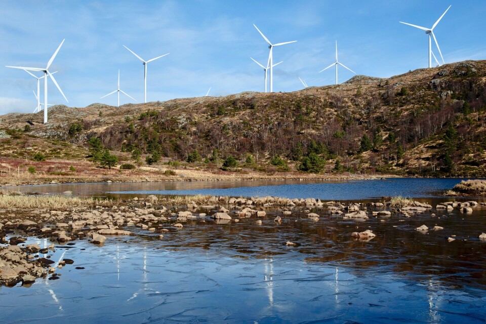 Vindturbiner og anleggsveier legger beslag på store arealer. Bilder er fra Midtfjellet vindpark i Fitjar kommune. Foto: Jan Kåre Ness, NTB scanpix Vindturbiner og anleggsveier legger beslag på store arealer. Bilder er fra Midtfjellet vindpark i Fitjar kommune. Foto: Jan Kåre Ness, NTB scanpix