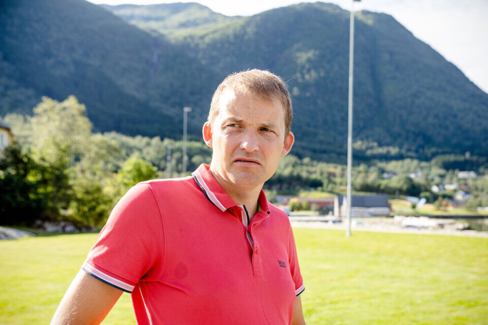 – Batteriene på basestasjonene, som er nødløsningen dersom strømmen kuttes, har for dårlig kapasitet, sier varaordfører Jakob Andre Sandal i rasrammede Jølster. Foto: Audun Braastad, NTB scanpix – Batteriene på basestasjonene, som er nødløsningen dersom strømmen kuttes, har for dårlig kapasitet, sier varaordfører Jakob Andre Sandal i rasrammede Jølster. Foto: Audun Braastad, NTB scanpix