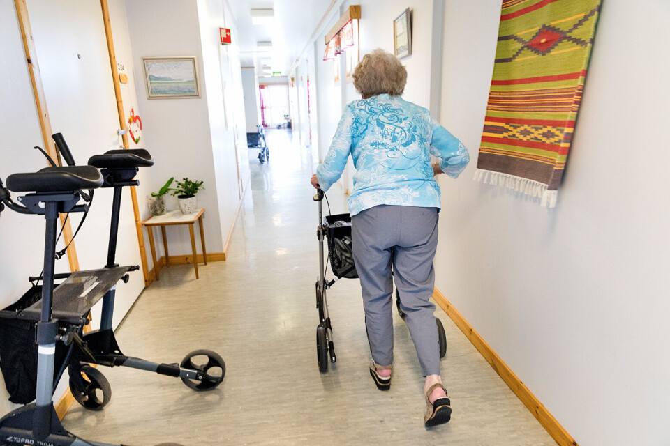 Ifølge byrådet kunne Oslo spart nærmere 440 millioner kroner, fordelt på 294 millioner kroner innen hjemmehjelp og hjemmesykepleie og 144,5 millioner kroner ved sykehjemmene. Illustrasjonsfoto: Gorm Kallestad / NTB scanpix Ifølge byrådet kunne Oslo spart nærmere 440 millioner kroner, fordelt på 294 millioner kroner innen hjemmehjelp og hjemmesykepleie og 144,5 millioner kroner ved sykehjemmene. Illustrasjonsfoto: Gorm Kallestad / NTB scanpix