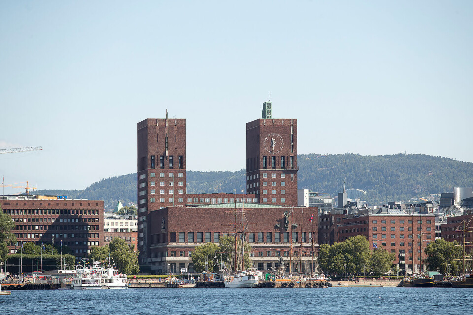 140 ansatte i Oslo rådhus kan bli tatt ut i streik dersom Akademikerne og Oslo kommune ikke blir enige i mekling. Foto: Terje Bendiksby / NTB scanpix 140 ansatte i Oslo rådhus kan bli tatt ut i streik dersom Akademikerne og Oslo kommune ikke blir enige i mekling. Foto: Terje Bendiksby / NTB scanpix