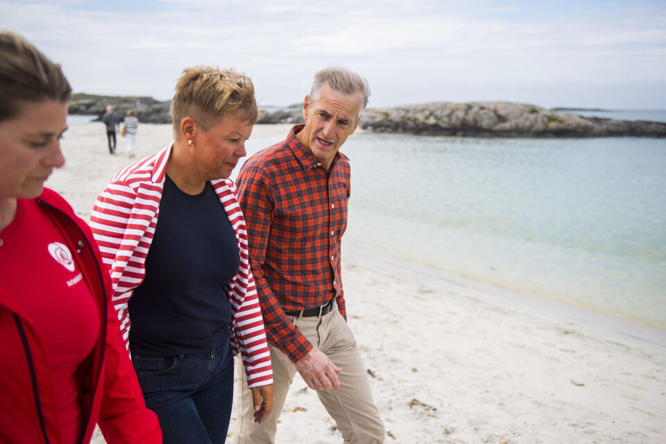 Stortingsrepresentant Hege Haukeland Liadal (i midten) sammen med partileder Jonas Gahr Støre (til høyre) på Karmøy i 2017. Foto: Jon Olav Nesvold / NTB scanpix Stortingsrepresentant Hege Haukeland Liadal (i midten) sammen med partileder Jonas Gahr Støre (til høyre) på Karmøy i 2017. Foto: Jon Olav Nesvold / NTB scanpix