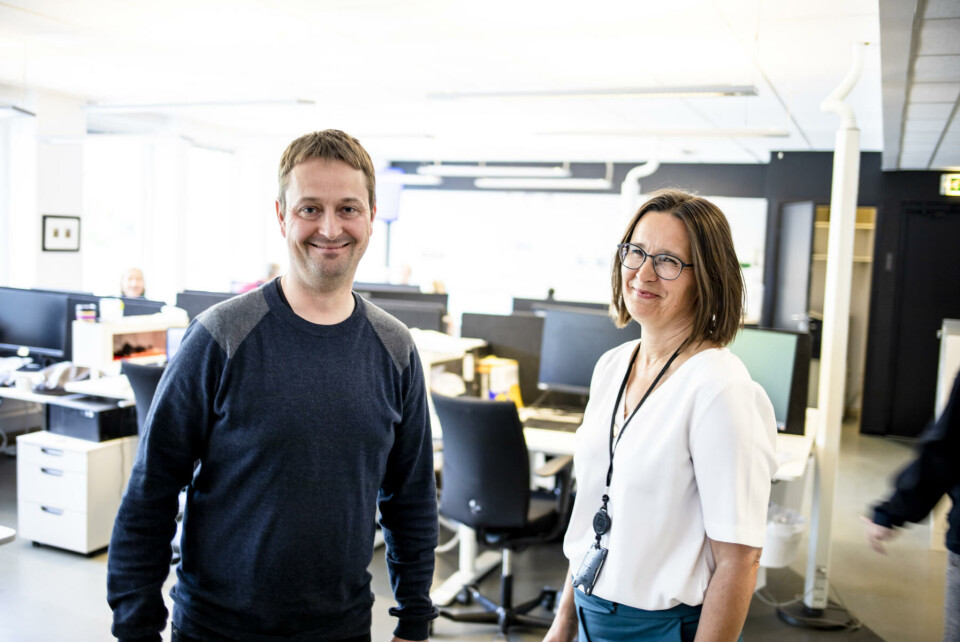 Espen Andersen forlater jobben i NRK, og begynner i Kommunal Rapport. Ansvarlig redaktør, Britt Sofie Hestvik sier hun er veldig glad for rekrutteringen. Foto: Magnus Knutsen Bjørke Espen Andersen forlater jobben i NRK, og begynner i Kommunal Rapport. Ansvarlig redaktør, Britt Sofie Hestvik sier hun er veldig glad for rekrutteringen. Foto: Magnus Knutsen Bjørke