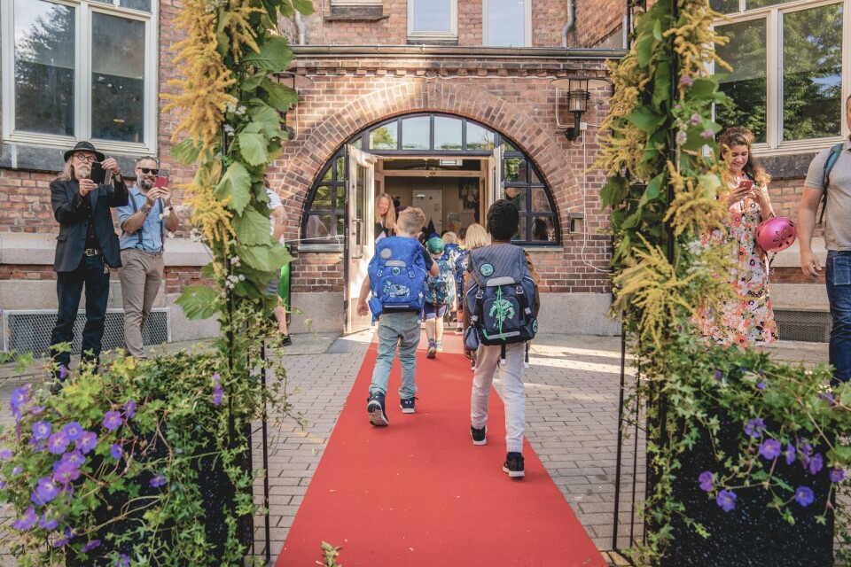 Første skoledag er høytid, skriver Axel Fjeldavli, som minner om at vi ikke må glemme alt ved den norske fellesskolen som er til å være stolt av. Første skoledag er høytid, skriver Axel Fjeldavli, som minner om at vi ikke må glemme alt ved den norske fellesskolen som er til å være stolt av.