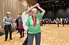 HELSE I HVERT TRINN: I fleksisalen svinger 95-åringen Gertrude Johanna Endresen seg på seniordans med Aud Fray. Bak følger Inger Marie Johansen og Gerd Engø. Foto: Fredrik Naumann/Felix Features © Fredrik Naumann/Felix Features